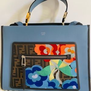 Fendi Women’s Runaway Large Leather BlueTote